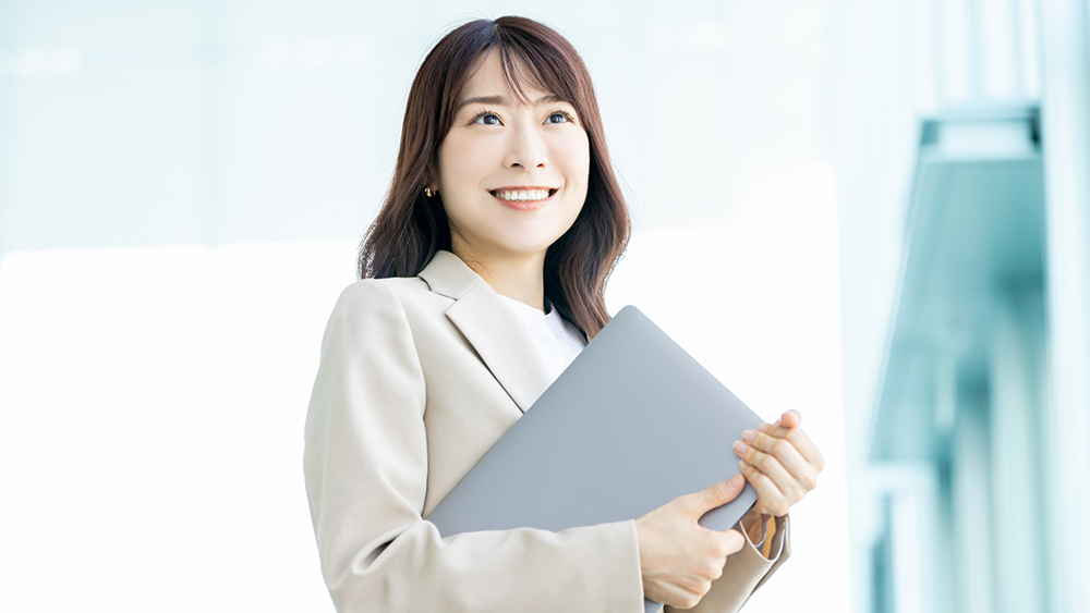 笑顔のビジネスウーマン