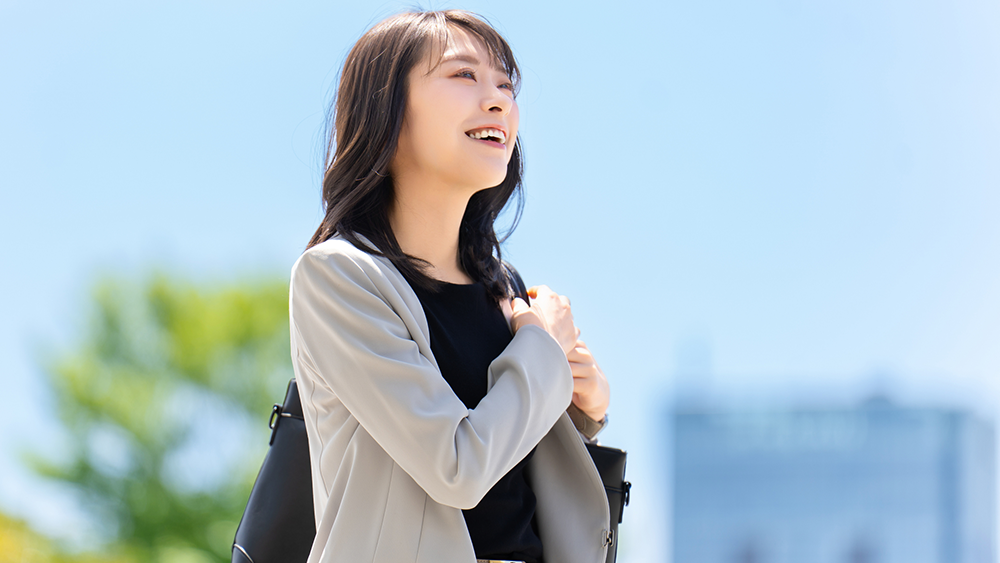 笑顔の女性